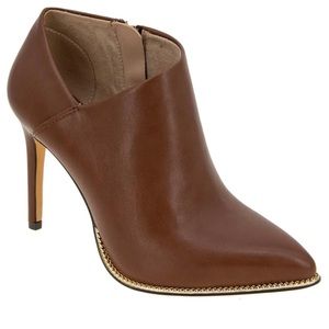 bcbg Hadix Bootie in Sugar Almond
